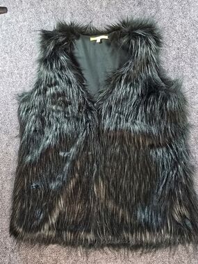 Gianni Bini Faux Fur Vest Womens L Dark Green Sleeveless Jacket Soft Layering